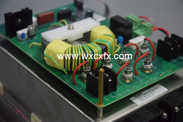 激發(fā)光源 /cxyq/20191212104432-FpwrabxNybbF1S83wytpeTdRy7yQ.jpg